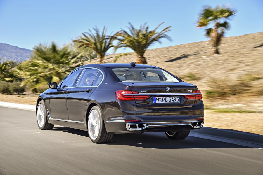  BMW M760Li xDrive V12 Excellence (G12) 2017 года  (WW) (фото 26 из 40)